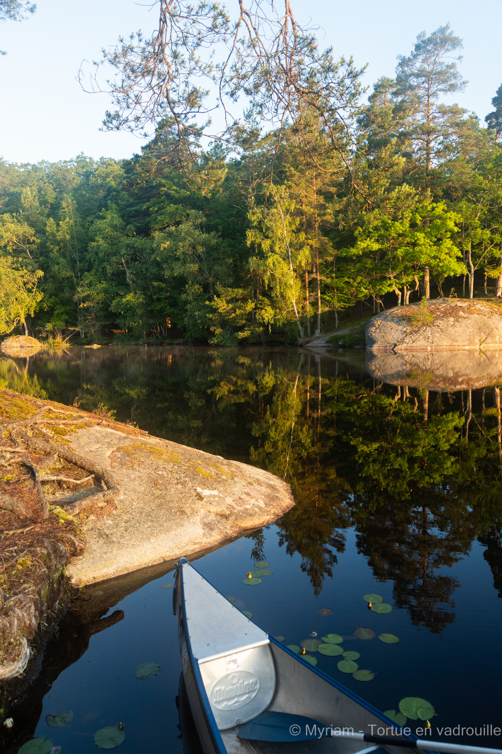 Canoe-trip-reflet-lac